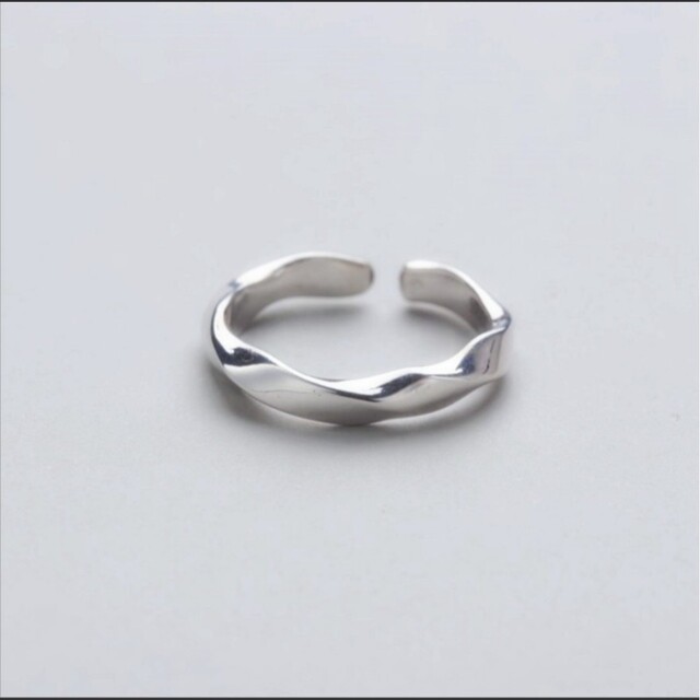 ツイスト ねじれ 指輪 シルバー リング メンズ レディース アクセサリー レディースのアクセサリー(リング(指輪))の商品写真