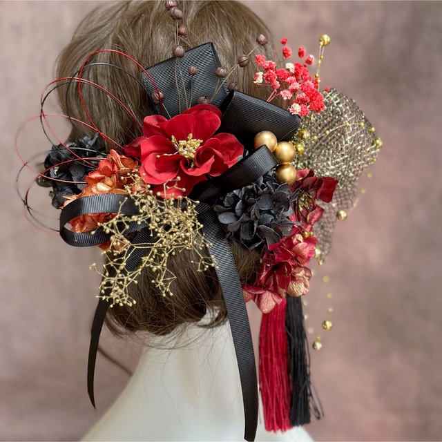 髪飾り 成人式 卒業式 造花 チュール 紐 タッセル 赤 黒 ゴールド 佐川