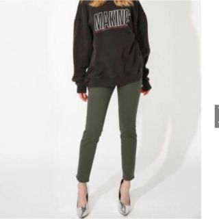 マウジー(moussy)のタグ付き✨moussy✨カラースキニーパンツ(スキニーパンツ)