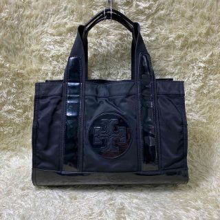 トリーバーチ(Tory Burch)のA4収納可✨トリーバーチ ミニ エラ エナメル×ナイロン トートバッグ ブラック(ハンドバッグ)