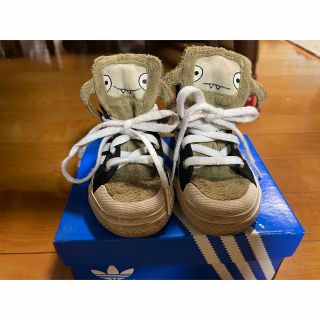 アディダス(adidas)のadidasスニーカー(スニーカー)