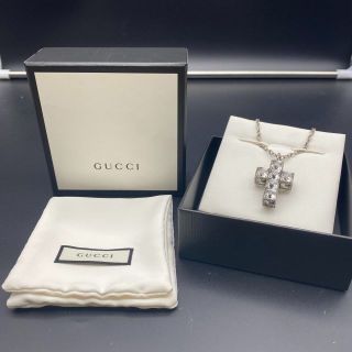 グッチ(Gucci)の【美品】グッチ　Gキューブ　クロス　クリスタル　ストーン　ネックレス　SV925(ネックレス)