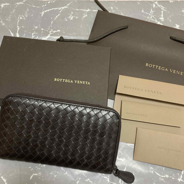 Bottega Veneta(ボッテガヴェネタ)の正規品　ボッテガヴェネタ イントレチャート レザー ラウンドファスナー 長財布 メンズのファッション小物(長財布)の商品写真