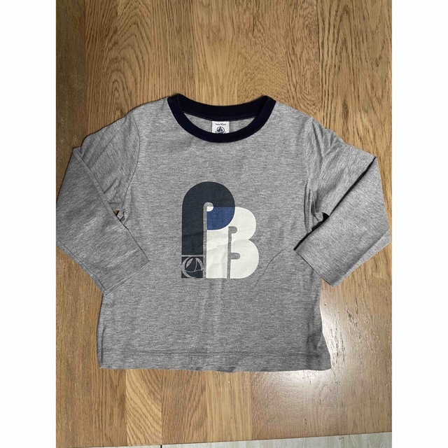 PETIT BATEAU(プチバトー)の専用　　PETIT BATEAU 長袖カットソー キッズ/ベビー/マタニティのキッズ服男の子用(90cm~)(Tシャツ/カットソー)の商品写真