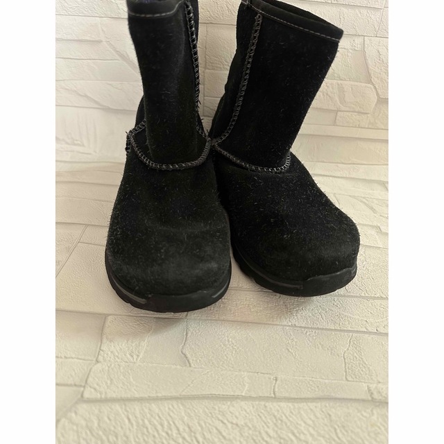 UGG(アグ)の専用レア物！UGG キッズ　ムートンブーツ　サイズ19.5cm キッズ/ベビー/マタニティのキッズ靴/シューズ(15cm~)(ブーツ)の商品写真