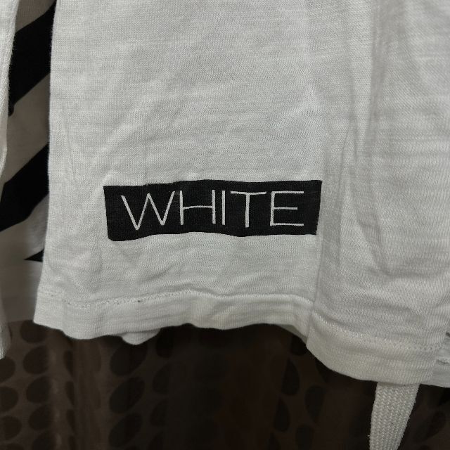 OFF-WHITE(オフホワイト)の本物 OFF-WHITE ストライプ柄 ロンTシャツ 白系 S メンズ 人気 メンズのトップス(Tシャツ/カットソー(七分/長袖))の商品写真