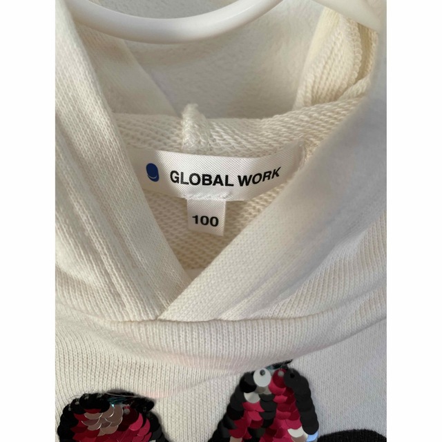 GLOBAL WORK(グローバルワーク)のミニーちゃん　白　パーカー　スパンコール キッズ/ベビー/マタニティのキッズ服女の子用(90cm~)(Tシャツ/カットソー)の商品写真
