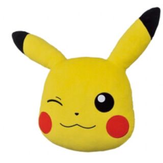 ポケモン(ポケモン)のピカチュウ　クッション　ふわふわ　ぬいぐるみ　枕　美品(ぬいぐるみ)