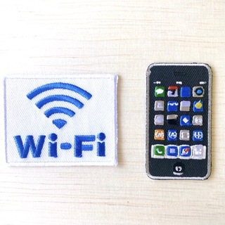 iPhone スマホSET 2枚　アイロン刺繍ワッペン　wi-fi ハンドメイド(各種パーツ)