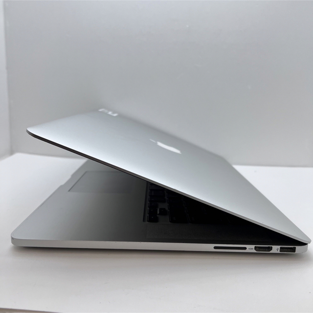 MacBook Pro 15inch Core i7 16GB Office付き