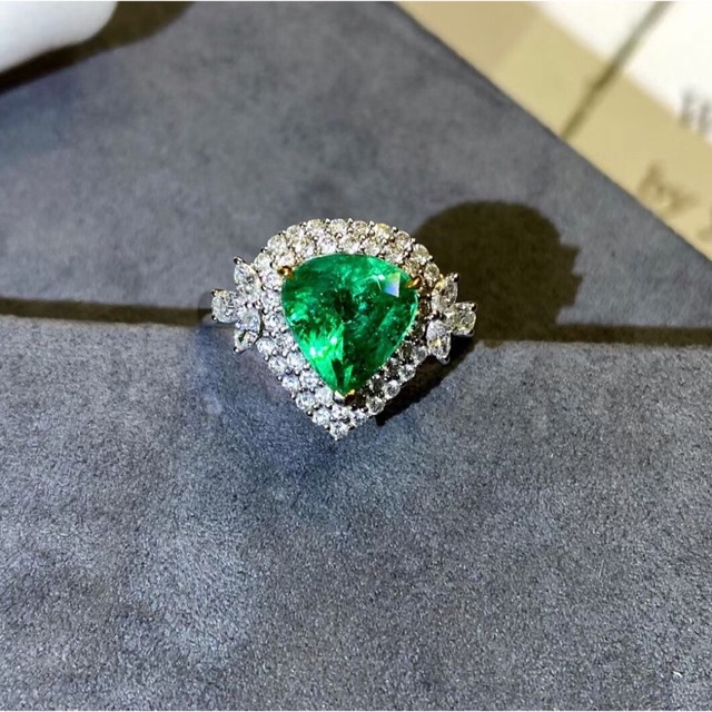 特別価格中 天然 エメラルド ダイヤ リング2.48ct k18 ¥ 165480円 ...