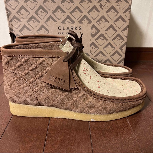 Clarks(クラークス)の[未使用] CLARKS WALLABEE ワラビー 希少　Nasコラボモデル メンズの靴/シューズ(ブーツ)の商品写真