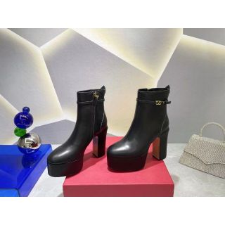 VALENTINO - 新品未使用!送料込み☆VALENTINO☆Stivaletto Tan-Goの