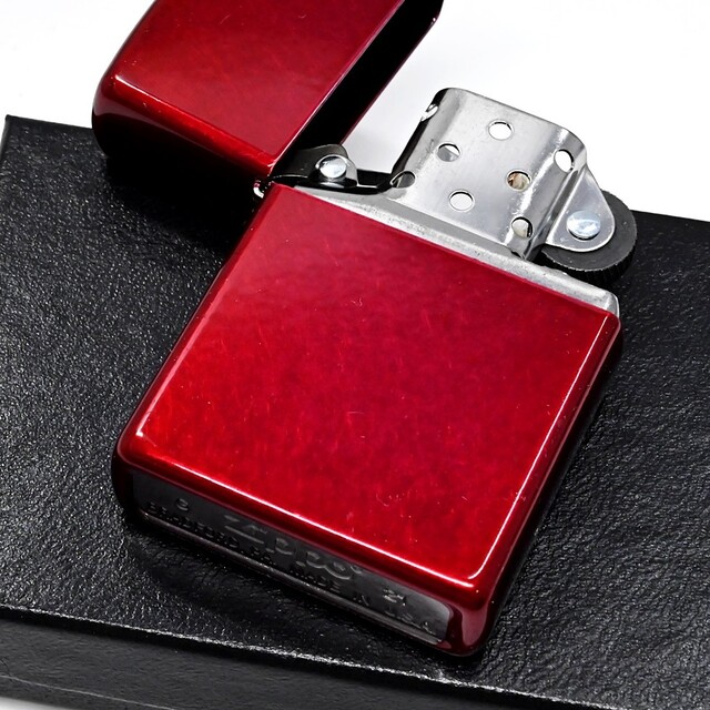 ZIPPO(ジッポー)のZIPPO キャンディアップルレッド クラッシュ シンプル ジッポー ライター メンズのファッション小物(タバコグッズ)の商品写真