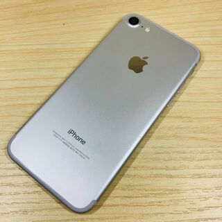 アップル(Apple)のﾊﾞｯﾃﾘｰ100％ SIMﾌﾘｰ iPhone7 32GB P60(スマートフォン本体)