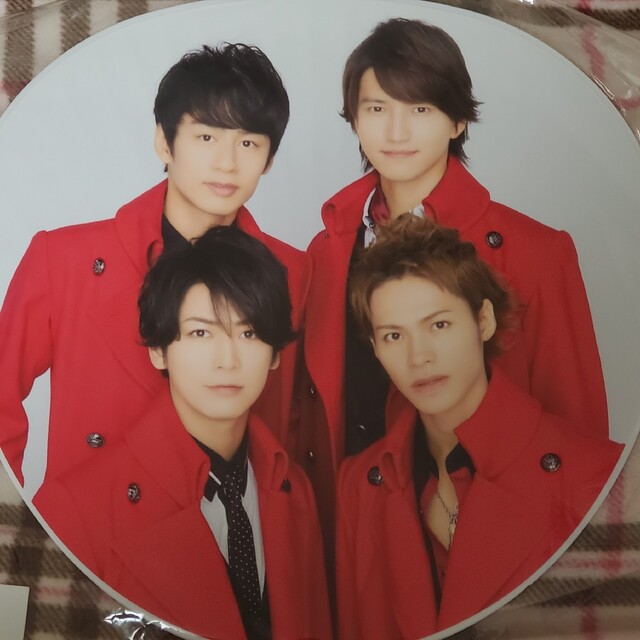 KAT-TUN(カトゥーン)のKAT−TUN ジャニーズカウントダウンコンサート2015～2016 うちわ エンタメ/ホビーのタレントグッズ(アイドルグッズ)の商品写真