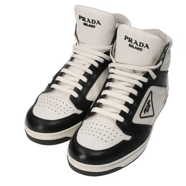 5年保証』 未使用 プラダ prada レザースニーカー 三角ロゴプレート 白