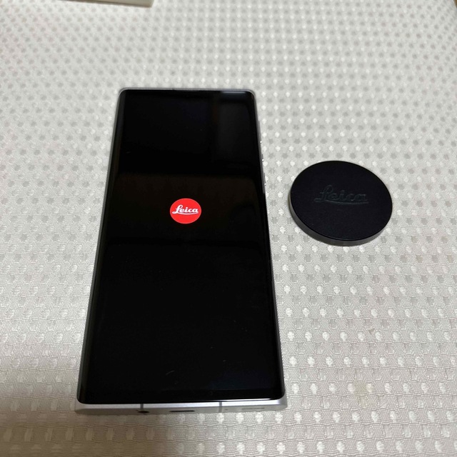 LEICA(ライカ)のSHARP LEITZ PHONE 1 ライカシルバー スマホ/家電/カメラのスマートフォン/携帯電話(スマートフォン本体)の商品写真