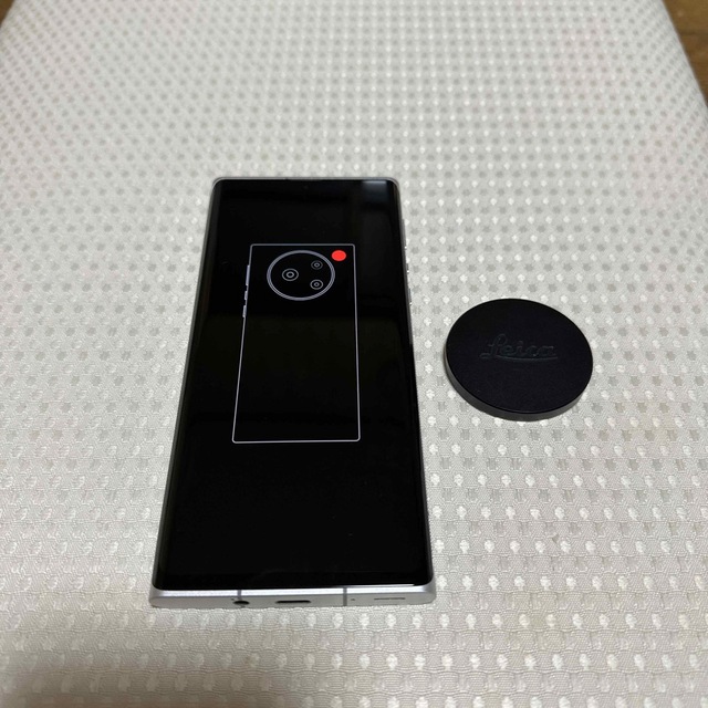 LEICA(ライカ)のSHARP LEITZ PHONE 1 ライカシルバー スマホ/家電/カメラのスマートフォン/携帯電話(スマートフォン本体)の商品写真