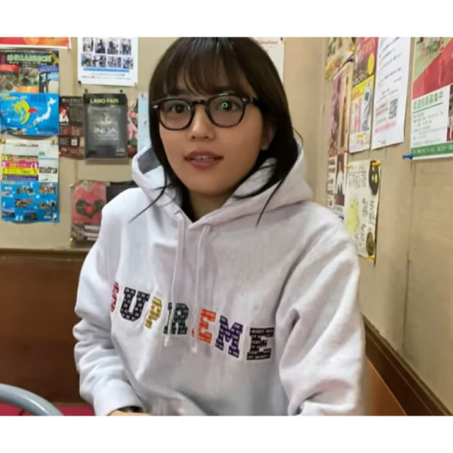 Supreme(シュプリーム)の新品XL Supreme シュプリーム スウェットパーカー グレー 川口春奈 メンズのトップス(パーカー)の商品写真