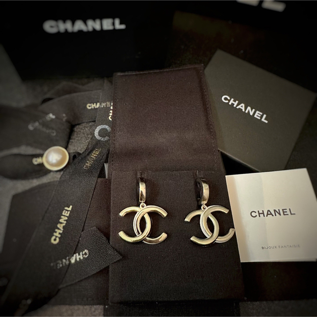 CHANEL(シャネル)の  CHANEL ピアス　シャネル　ココマーク レディースのアクセサリー(ピアス)の商品写真