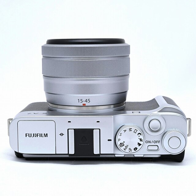 FUJIFILM X-A7 レンズキット シルバー FUJIFILM X-A7 レンズキット シルバー