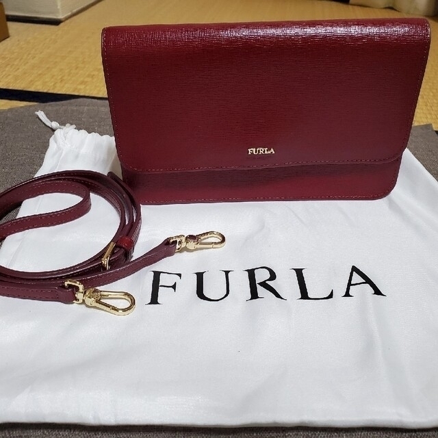 FURLAラウンドウォレットショルダーバック