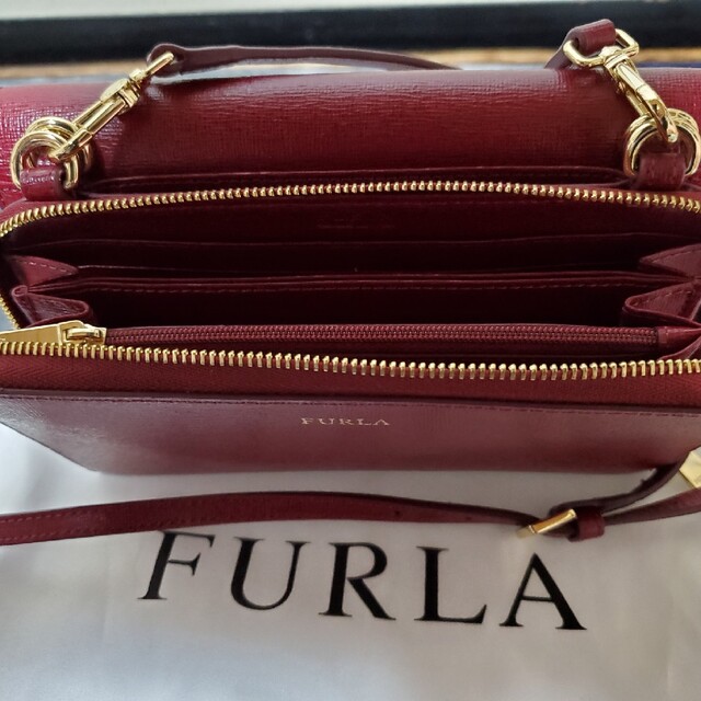 FURLAラウンドウォレットショルダーバック