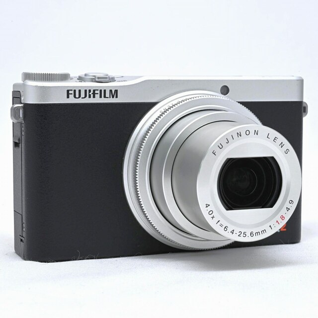 FUJIFILM XQ2 シルバー