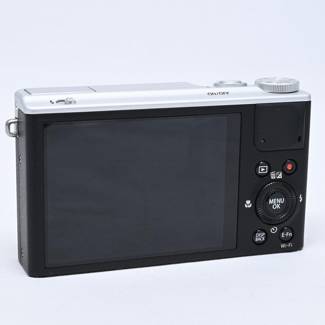 富士フイルム - FUJIFILM XQ2 シルバーの通販 by Flagship Camera