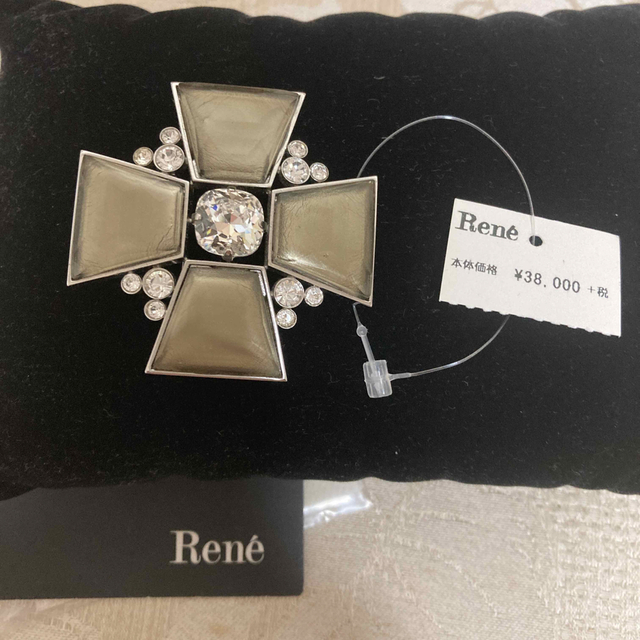 Rene ブローチ 高速配送 livingwordcentre.org