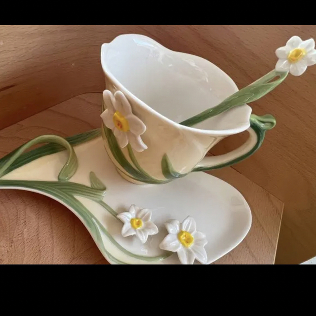 シルバーピーチ レア☆マイセン Magnificence Flowerカップ&ソーサー