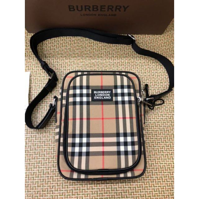かれた· BURBERRY - 未使用ヴィンテージチェック ポケットバッグ