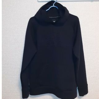 ザノースフェイス(THE NORTH FACE)のノースフェイス　パーカー　立体ロゴ　黒　Ｍsize中古(パーカー)