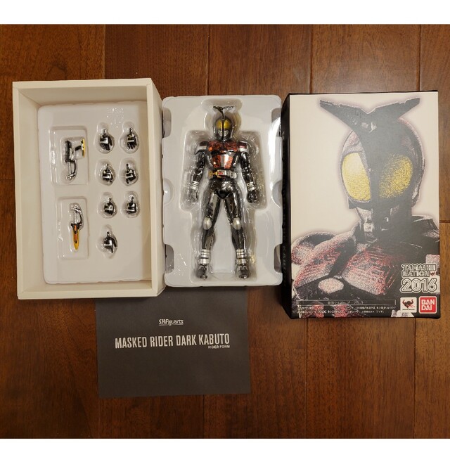 BANDAI - S.H.フィギュアーツ 真骨彫製法 仮面ライダー ダークカブトの