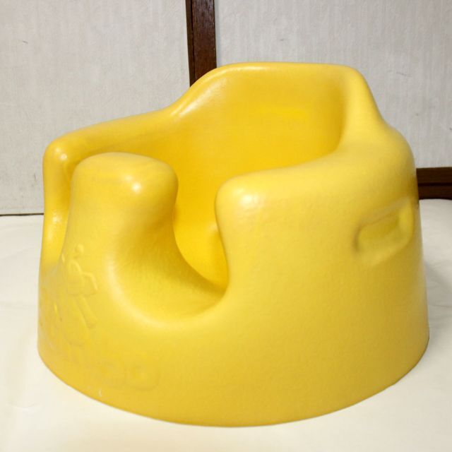 Bumbo(バンボ)のBumbo バンボ◆ベビーソファー◆腰ベルト付◆まっすぐにすわってふんわりロック キッズ/ベビー/マタニティの寝具/家具(その他)の商品写真