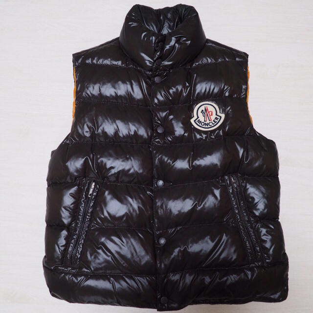 MONCLER(モンクレール)のbunbun様専用◯モンクレール チベットベスト MONCLER デカワッペン メンズのジャケット/アウター(ダウンベスト)の商品写真