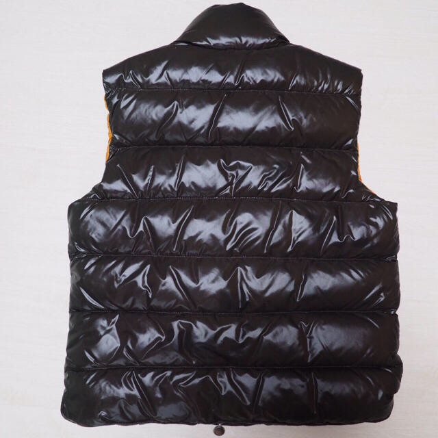 MONCLER(モンクレール)のbunbun様専用◯モンクレール チベットベスト MONCLER デカワッペン メンズのジャケット/アウター(ダウンベスト)の商品写真