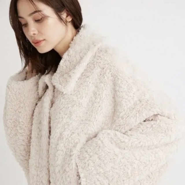 SNIDEL スナイデル Sustainableショートボアコート 白 22AW 誕生日