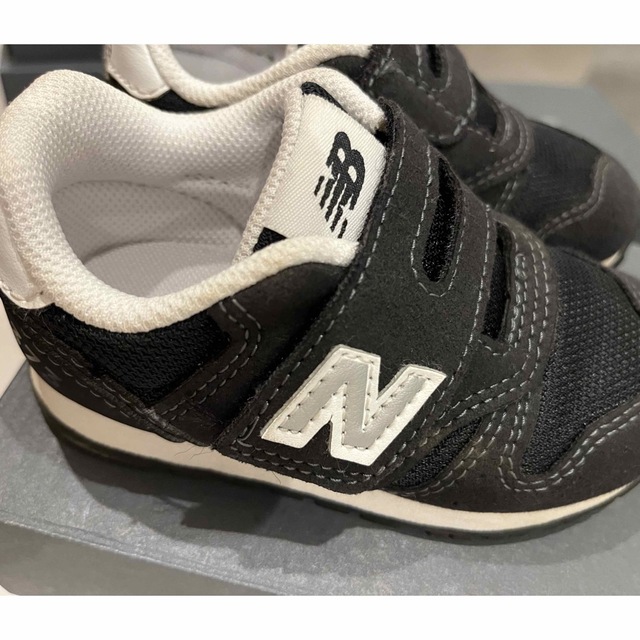 New Balance(ニューバランス)のニューバランス　スニーカー　ブラック　13.5㎝ キッズ/ベビー/マタニティのベビー靴/シューズ(~14cm)(スニーカー)の商品写真