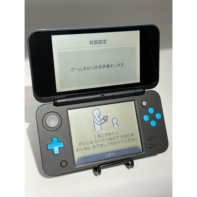 ニンテンドー2DS(ニンテンドー2DS)の【完品・美品】 Newニンテンドー2DS LL ブラック×ターコイズ 本体 エンタメ/ホビーのゲームソフト/ゲーム機本体(携帯用ゲーム機本体)の商品写真