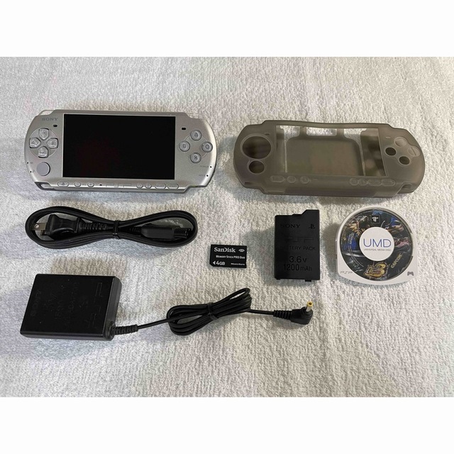 PlayStation Portable(プレイステーションポータブル)の☆良品☆　PSP-3000  ミスティックシルバー エンタメ/ホビーのゲームソフト/ゲーム機本体(携帯用ゲーム機本体)の商品写真