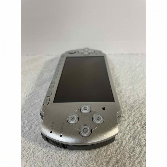 PlayStation Portable(プレイステーションポータブル)の☆良品☆　PSP-3000  ミスティックシルバー エンタメ/ホビーのゲームソフト/ゲーム機本体(携帯用ゲーム機本体)の商品写真