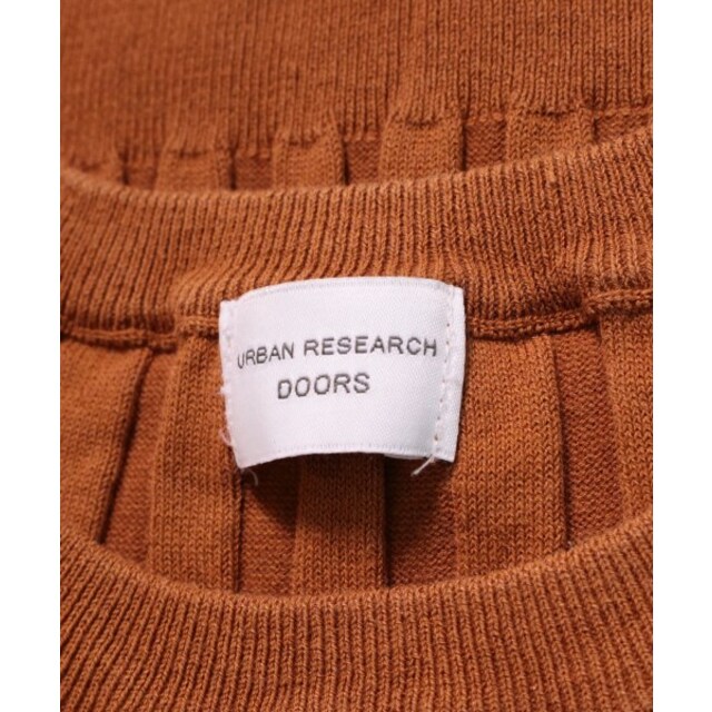 URBAN RESEARCH DOORS(アーバンリサーチドアーズ)のURBAN RESEARCH DOORS タンクトップ ONE 茶系 【古着】【中古】 レディースのトップス(タンクトップ)の商品写真