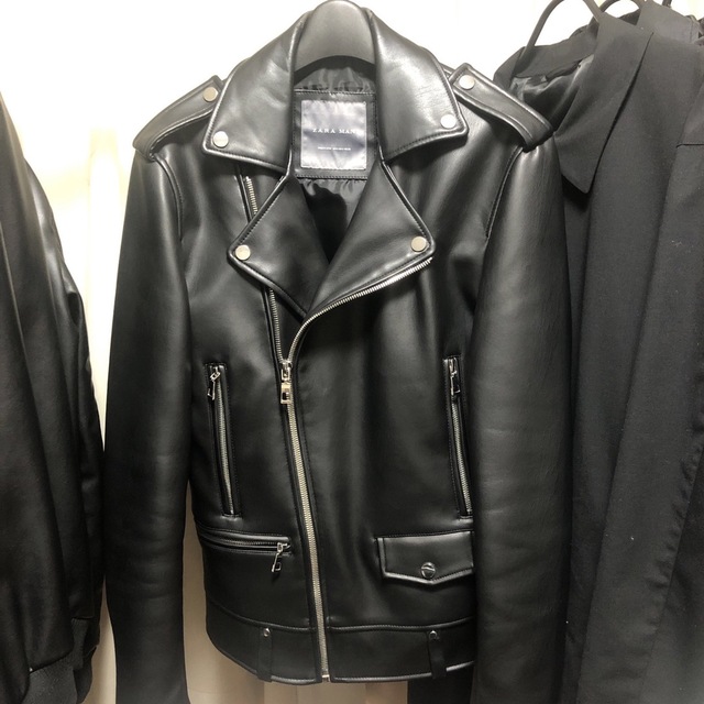 ZARA(ザラ)のZARA ダブル　レザージャケット　ライダース メンズのジャケット/アウター(ライダースジャケット)の商品写真