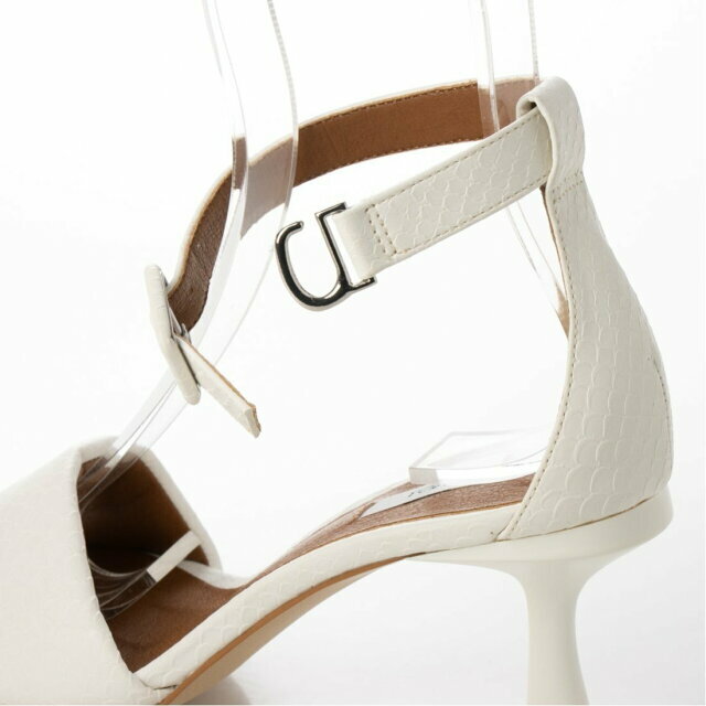 EVOL(イーボル)の【IVPY】パテッドデザインストラップサンダル レディースの靴/シューズ(サンダル)の商品写真