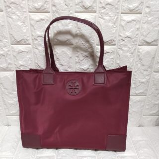 大幅値下げしました〜Tory Burch ナイロン　レザー　トートバッグ 赤