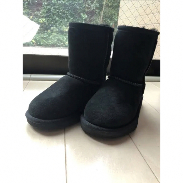 UGG AUSTRALIA(アグオーストラリア)のUGG キッズブーツ キッズ/ベビー/マタニティのキッズ靴/シューズ(15cm~)(ブーツ)の商品写真