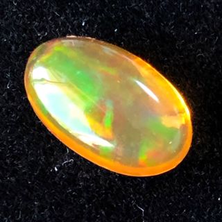 天然ファイヤーオパール1.30ct.ソーティング付