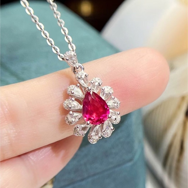 注目ブランドのギフト 天然 ルビー ¥ k18 1.1ct ペンダントトップ